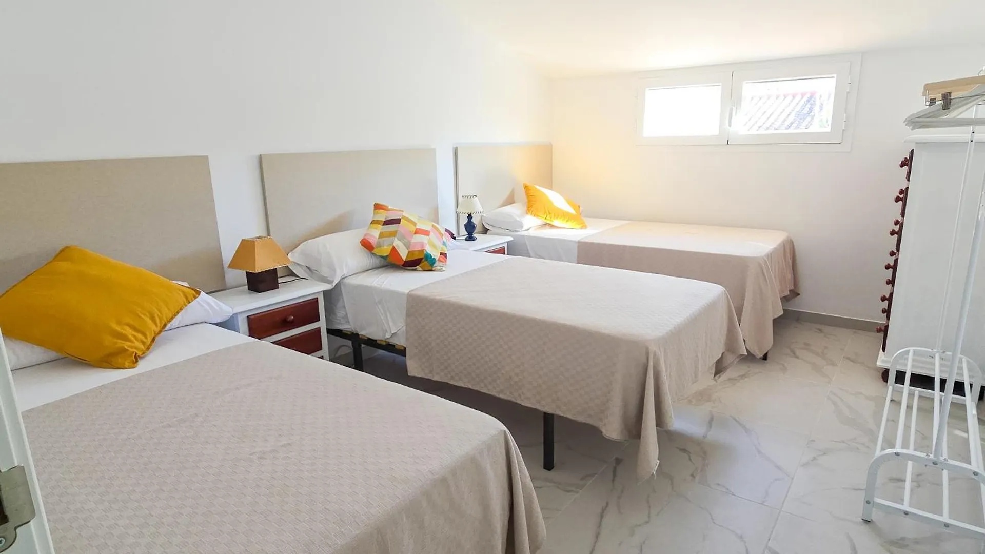 Holiday home Casa Familiar Pueblo Rocio - Alojamientos La Torre Torre Del Mar Spain